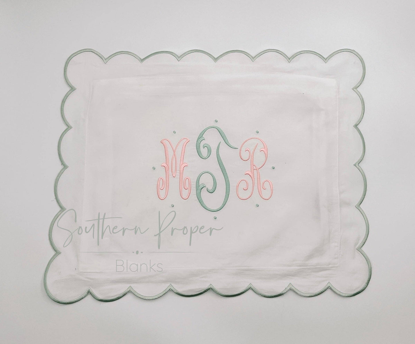 Pillowcase - Scalloped edge