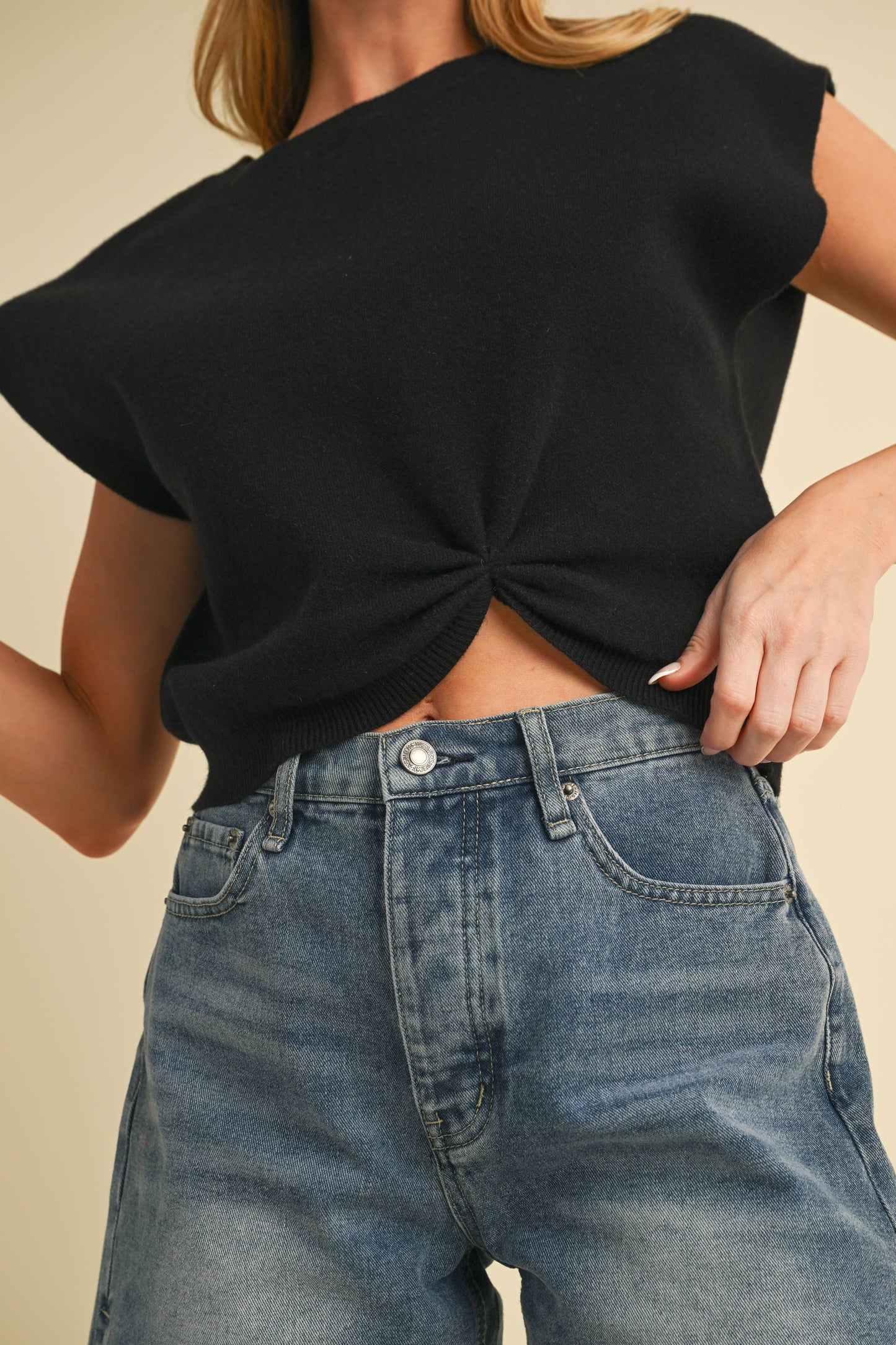 3253FN Iana Short Sleeve Knotted Top